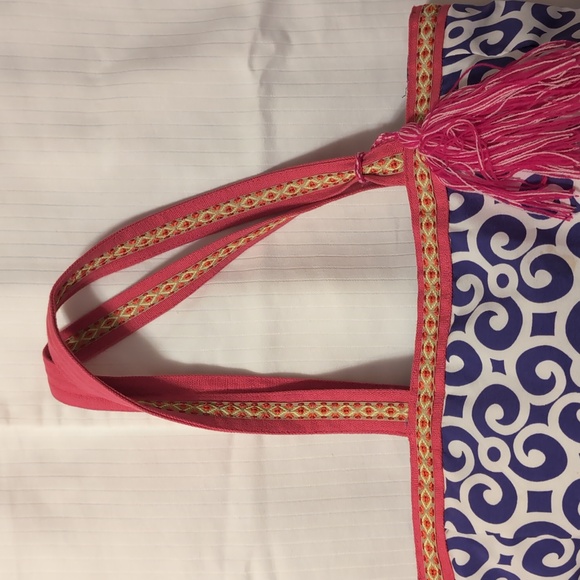 Buckhead Betties Large Tote - Picture 4 of 15